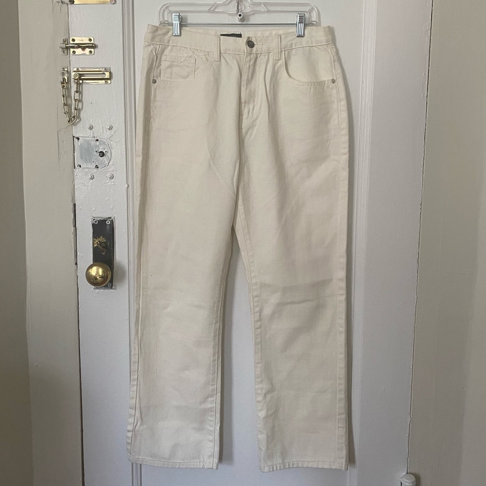 WHITE JEANS